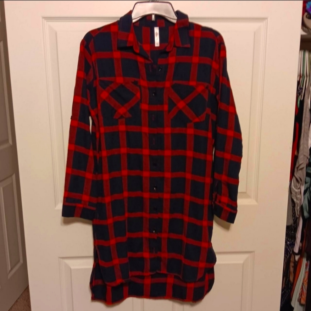 Red and navy blue paid dress shirt